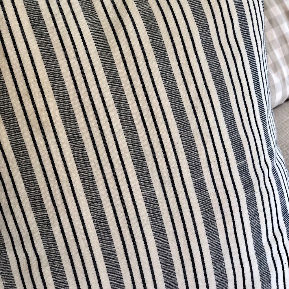NWT Stoffer Home Linen Throw Pillow Decorative Pillow - Picture 3 of 5